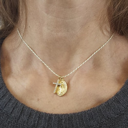 Collier grigri Rainbow Mary or et cordon blanc