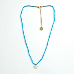 Collier fleur de tiaré bleu