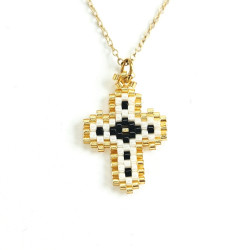 Collier croix perlée Rainbow Mary blanc