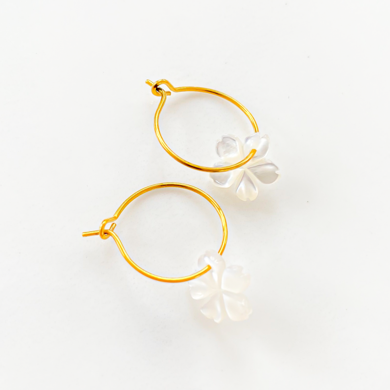 Boucles d'oreilles anneaux Venus fleur