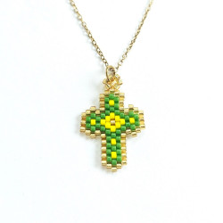 Collier croix perlée Rainbow Mary vert