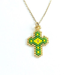 Collier croix perlée Rainbow Mary vert