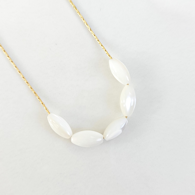 Collier nacre olive