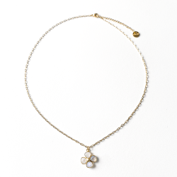 Collier trèfle précieux blanc