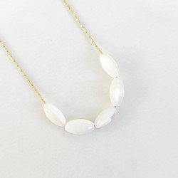Collier nacre olive