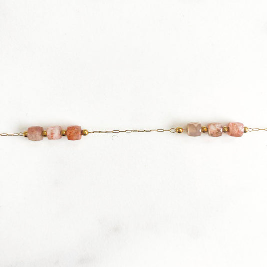 Bracelet cubes rose pierre de soleil