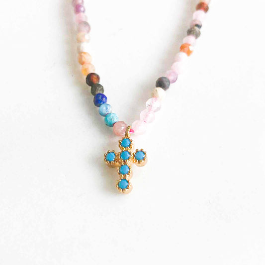 Collier mini pierres roses croix